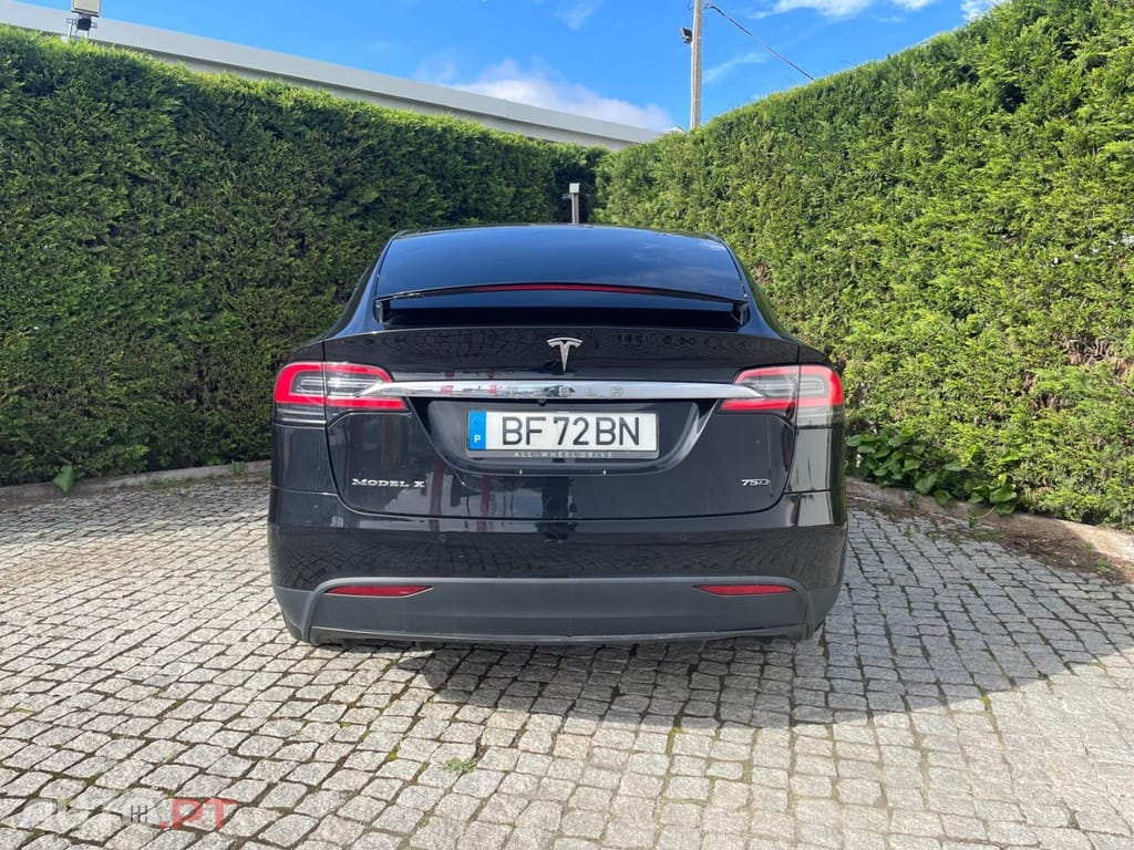 Tesla Model X 75D