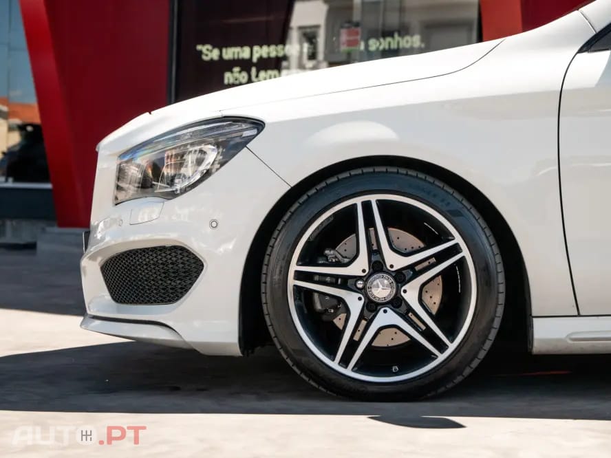 Mercedes-Benz CLA 220 d Shooting Brake AMG Line Aut.
