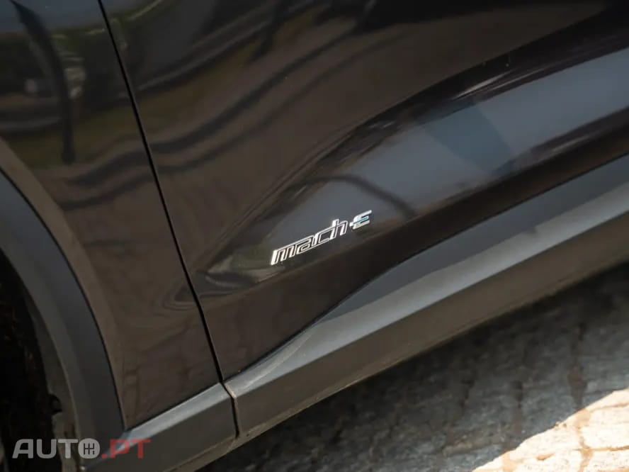Ford Mustang Mach-E Standard