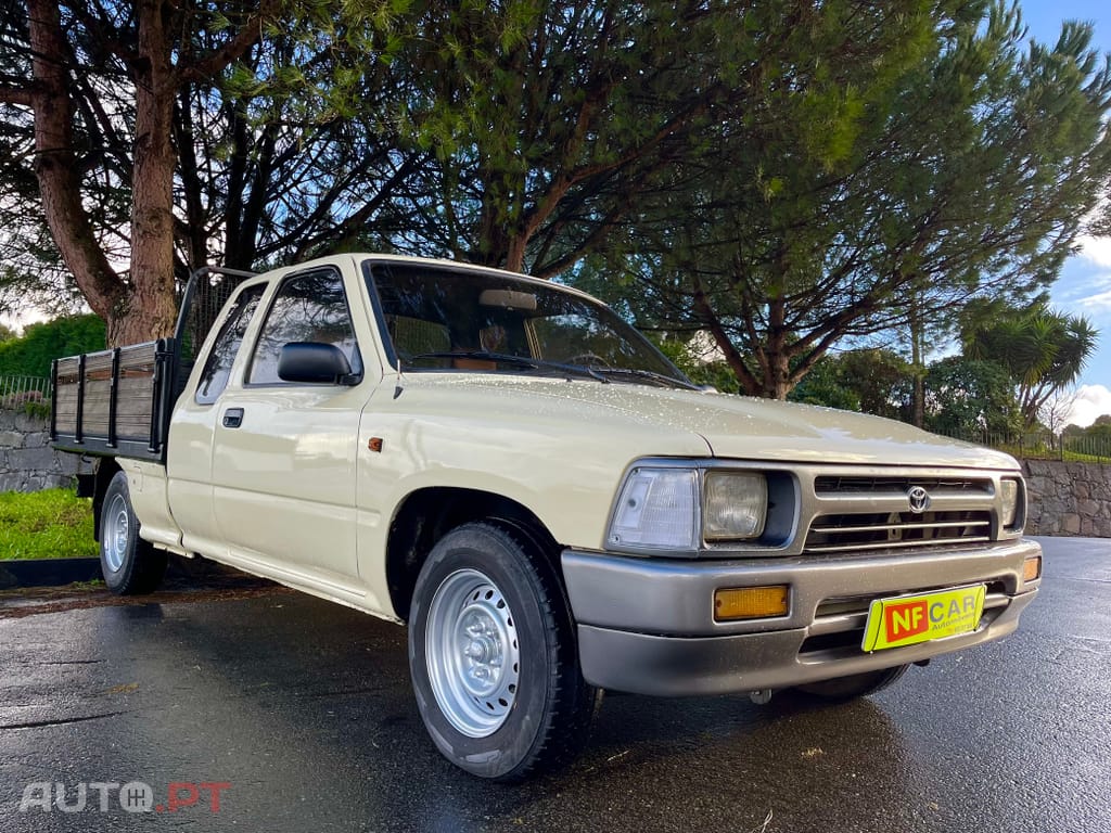 Toyota Hilux 2.4 D LN105L