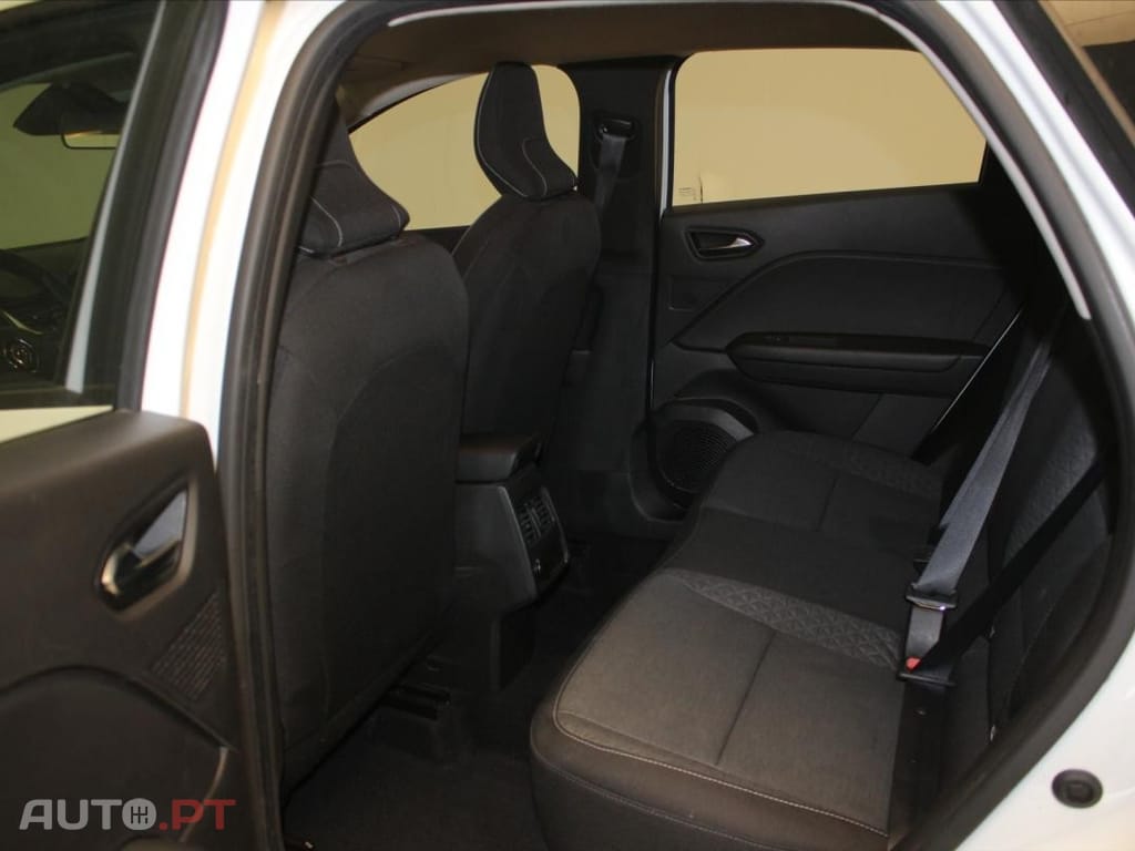 Renault Captur 1.6 E-Tech Business