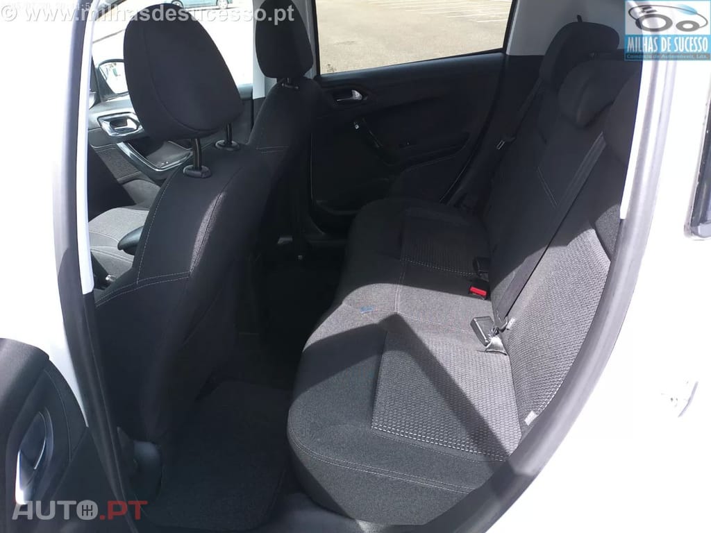 Peugeot 208 1.5 BlueHDi Allure