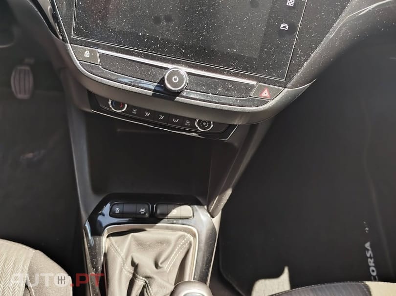 Opel Corsa 1.5 D Business Edition — fotografia 13