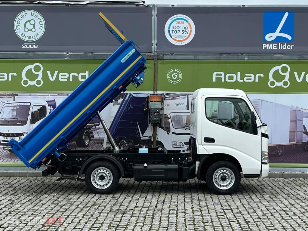 Toyota Dyna 3.0  - 144 CV  BASCULA TRIBASCULANTE