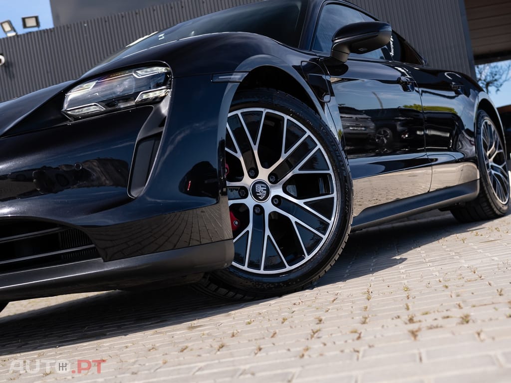 Porsche Taycan 4S