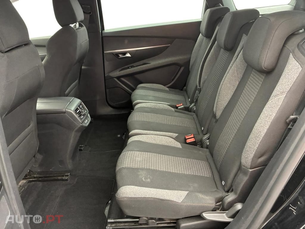 Peugeot 5008 1.2 PureTech Active Pack EAT8