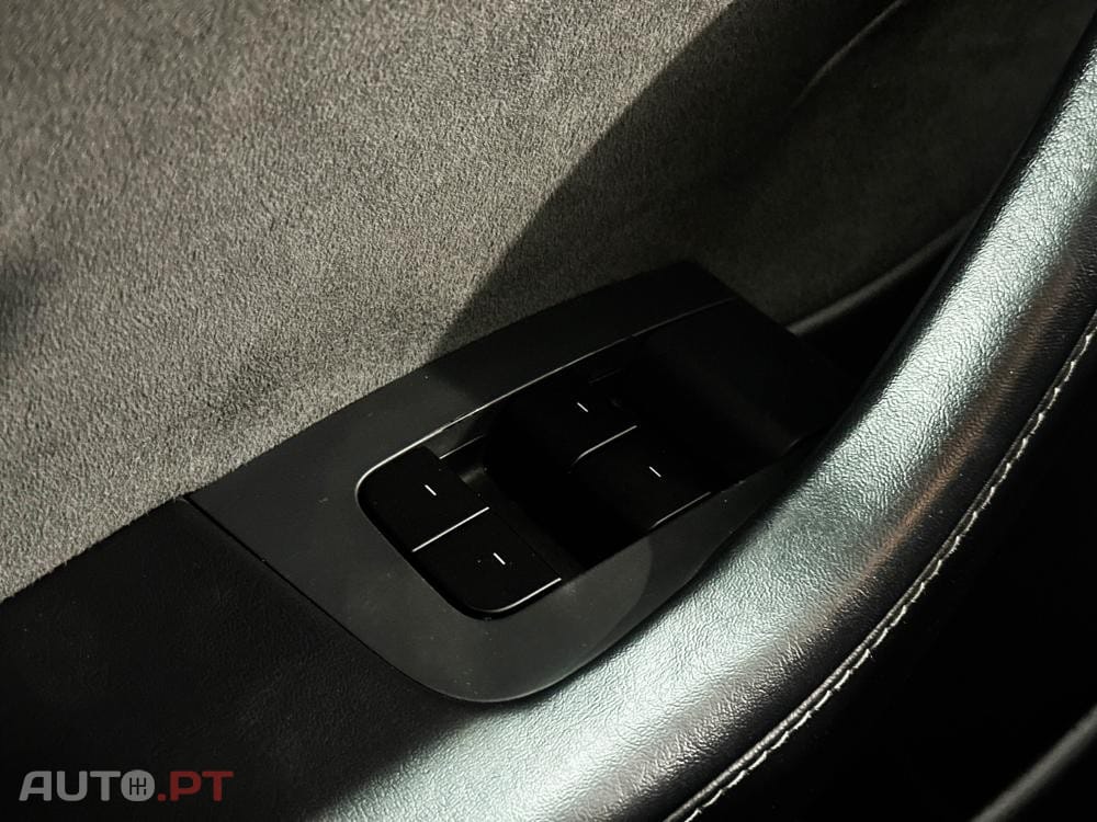 Tesla Model 3 Standard Range Plus RWD