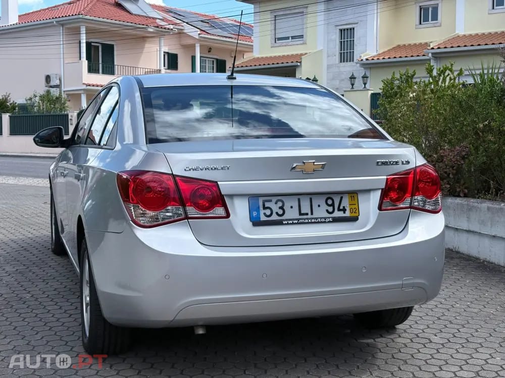 Chevrolet Cruze 1.6 LS