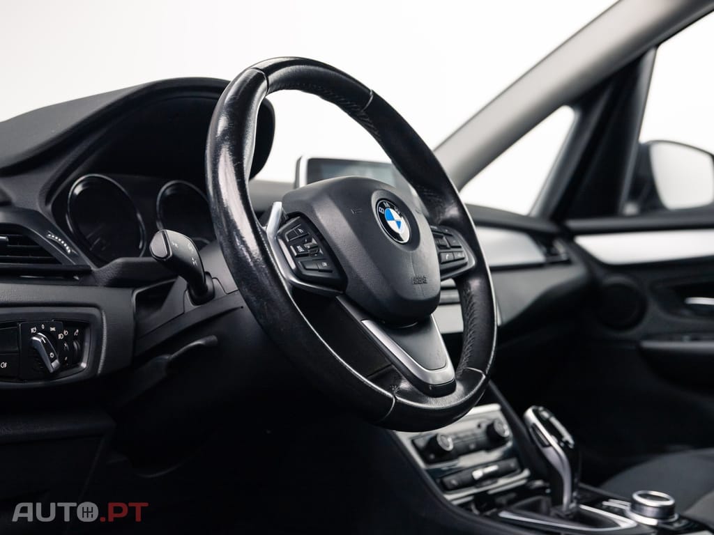 BMW 218 i Advantage Auto