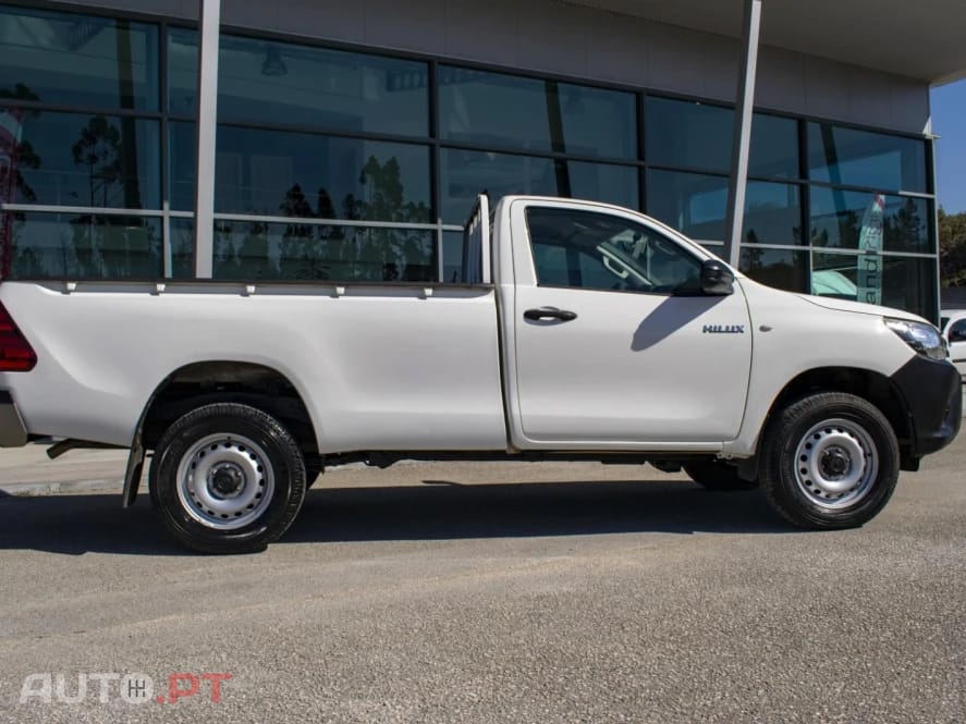 Toyota Hilux 2.4 D-4D 4X2