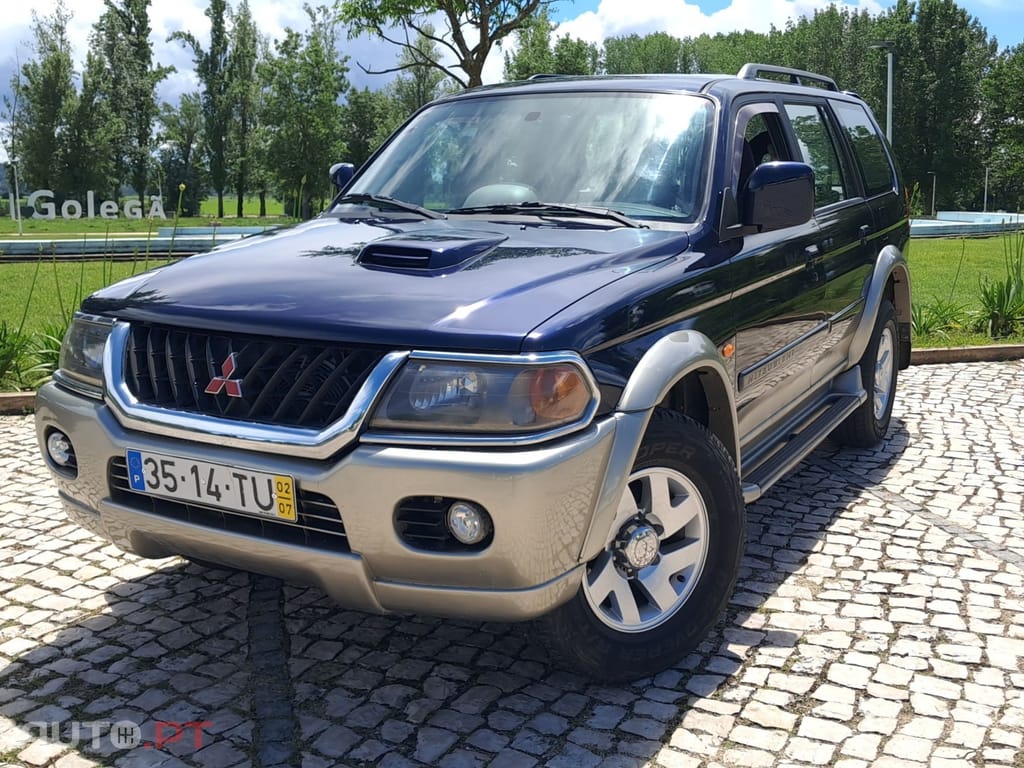 Mitsubishi Pajero Sport 2.5 TD GLS