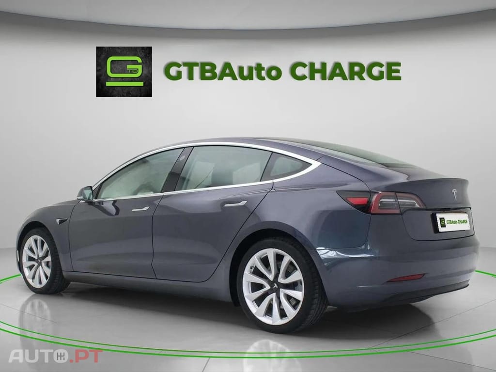 Tesla Model 3  Standard RWD Plus  AUTOPILOT