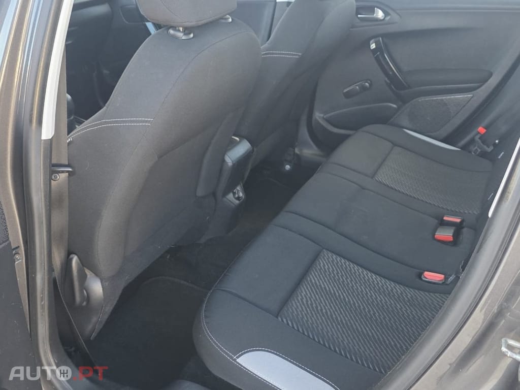 Peugeot 2008 1.6 BlueHDi Active