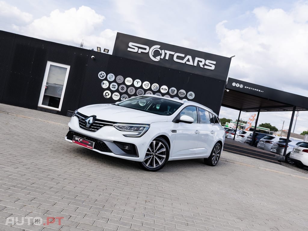 Renault Mégane Sport Tourer 1.5 Blue dCi R.S. Line — fotografia 2