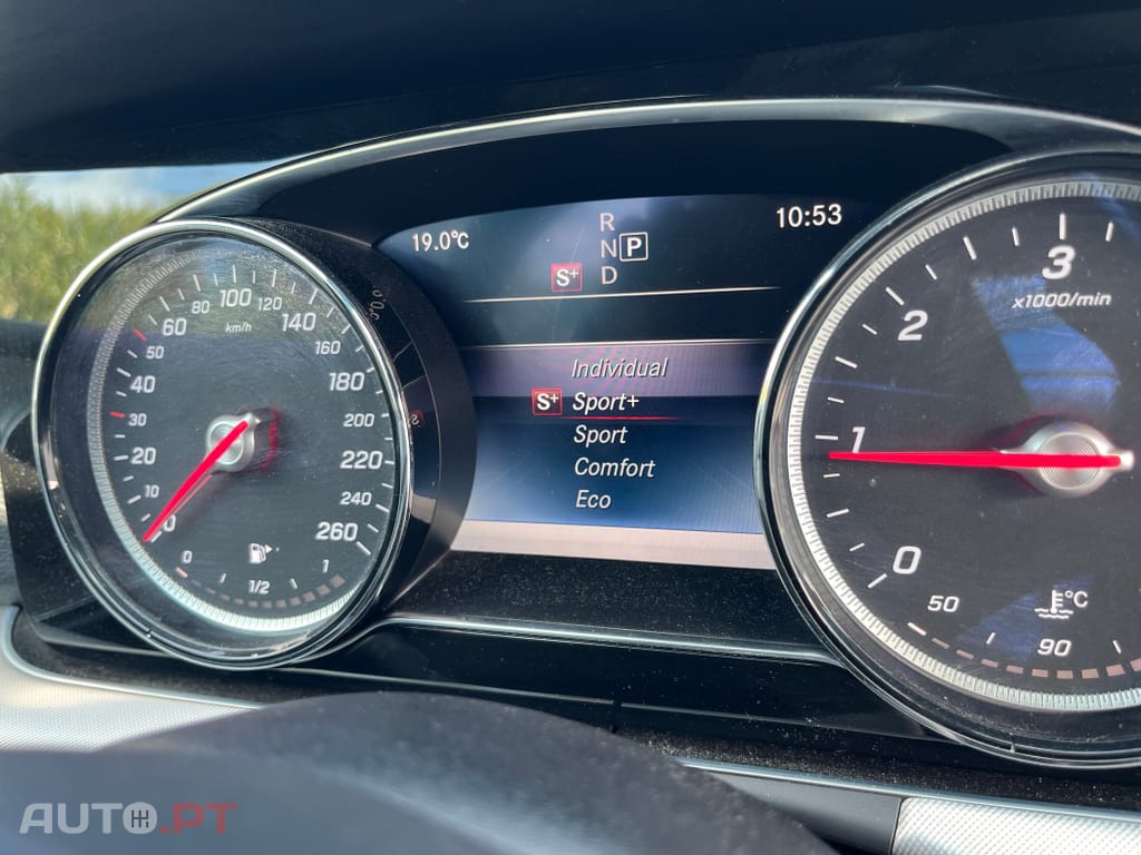 Mercedes-Benz E 220 d 4Matic Coupe 9G-TRONIC AMG Line