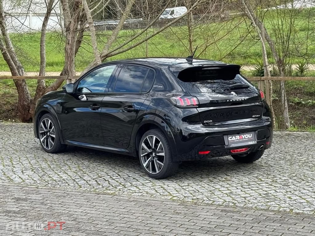 Peugeot 208 1.2 PureTech GT Line EAT8