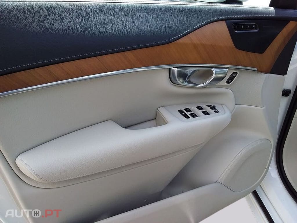 Volvo XC90 I.V.A DEDUTIVEL T8