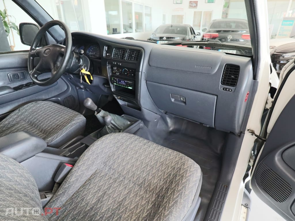 Toyota Hilux 2.5 D-4D CE AC