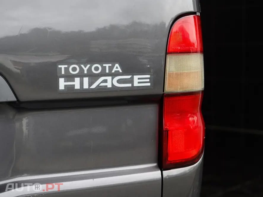 Toyota HiAce 2.4 D LXH12LG