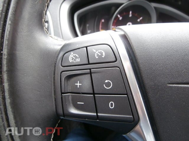 Volvo V40 2.0 D2 R-Design