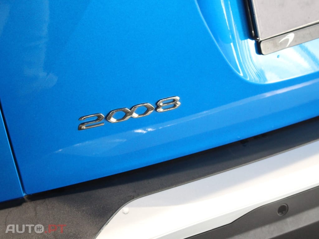 Peugeot 2008 1.2 PureTech GT EAT8