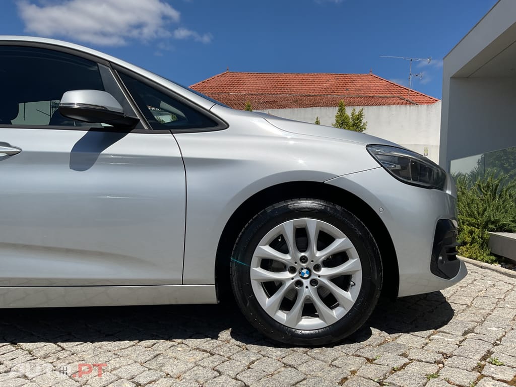 BMW 216 i 7L