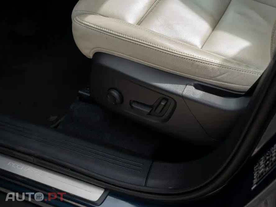 Volvo XC 40 T5 Recharge DKG Inscription — fotografia 17