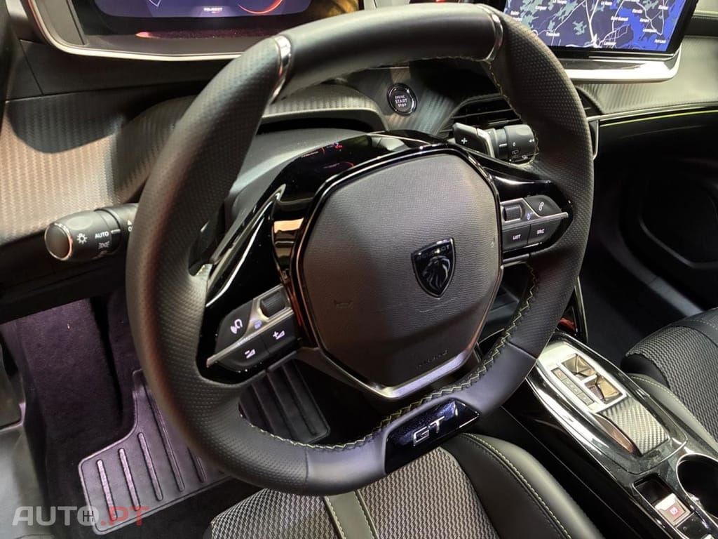 Peugeot 2008 1.2 PureTech GT EAT8