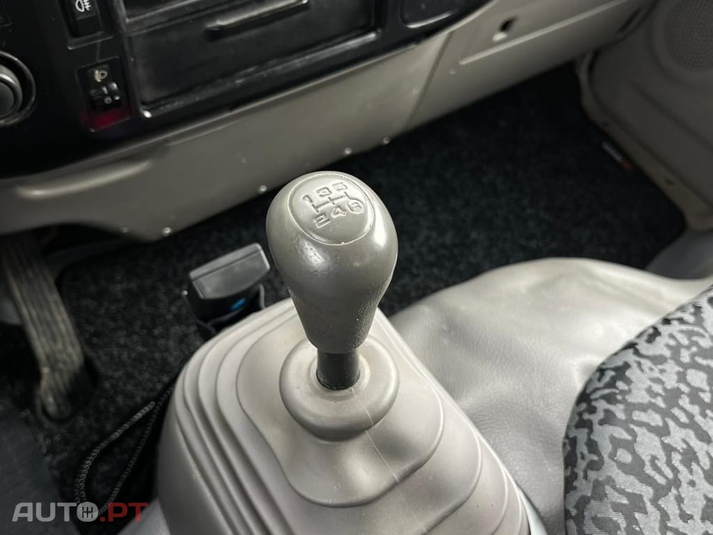 Toyota Dyna 3.0 - 144 CV  BASCULA TRILATERAL