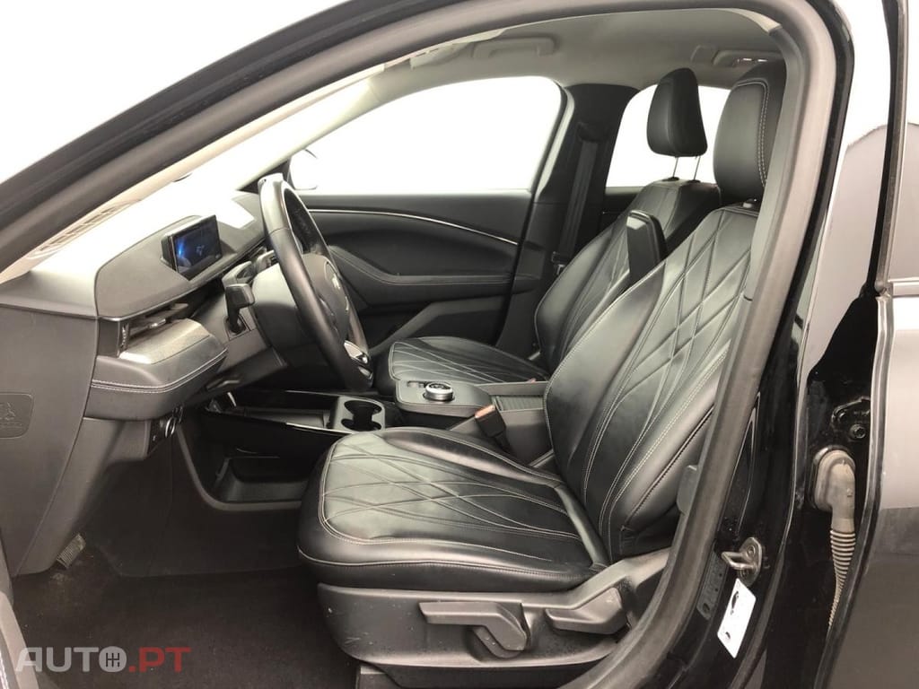 Ford Mustang Mach-E Standard Range