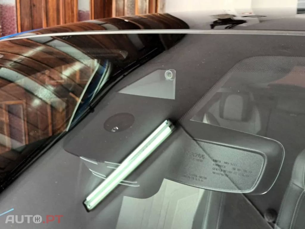 Peugeot E-208 GT