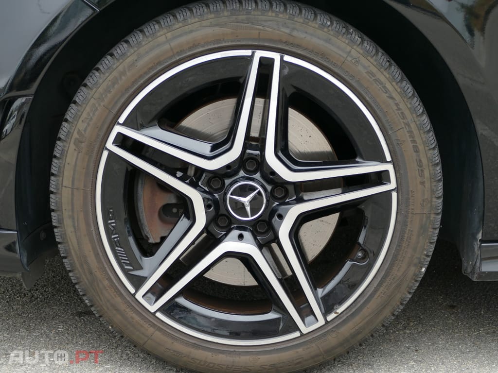 Mercedes-Benz A 250 e AMG Line