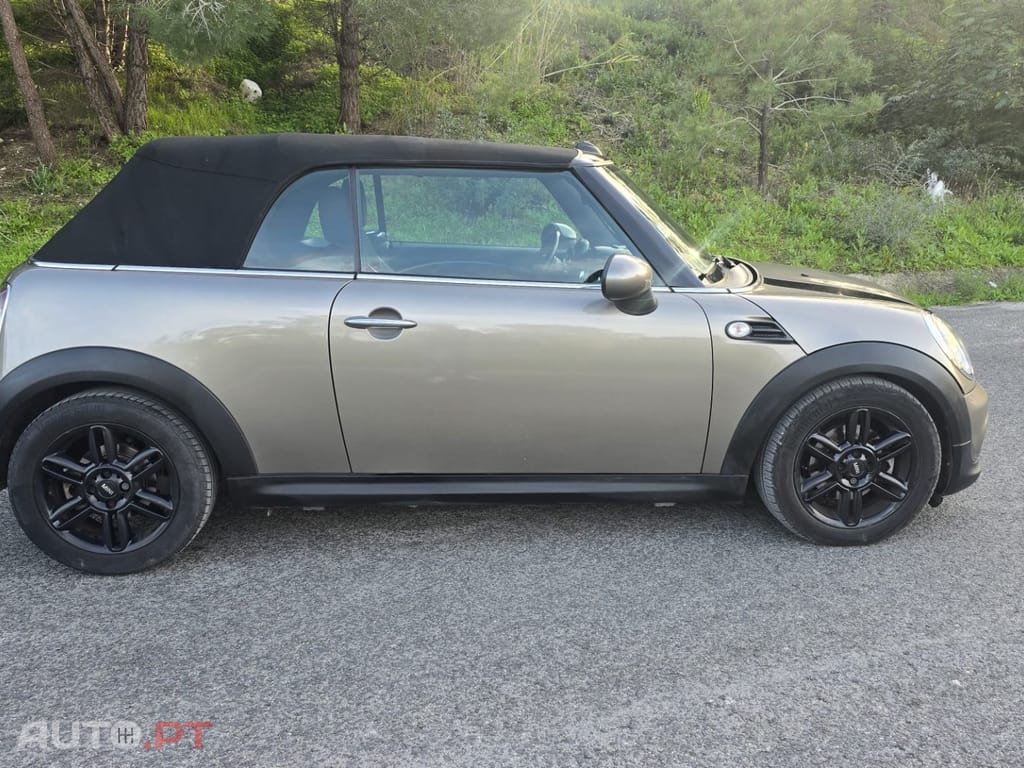 MINI Cabrio Cooper SD Auto