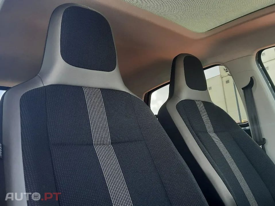 Volkswagen e-Up Entry