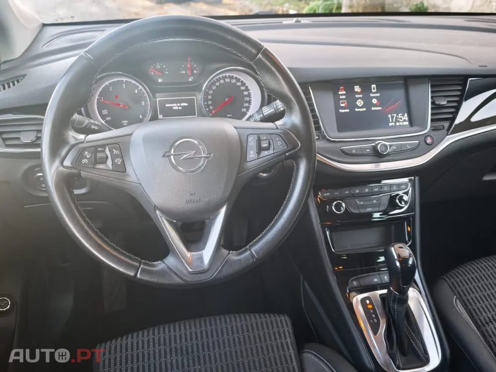 Opel Astra Sports Tourer 1.5 D S&S Auto Business Elegance