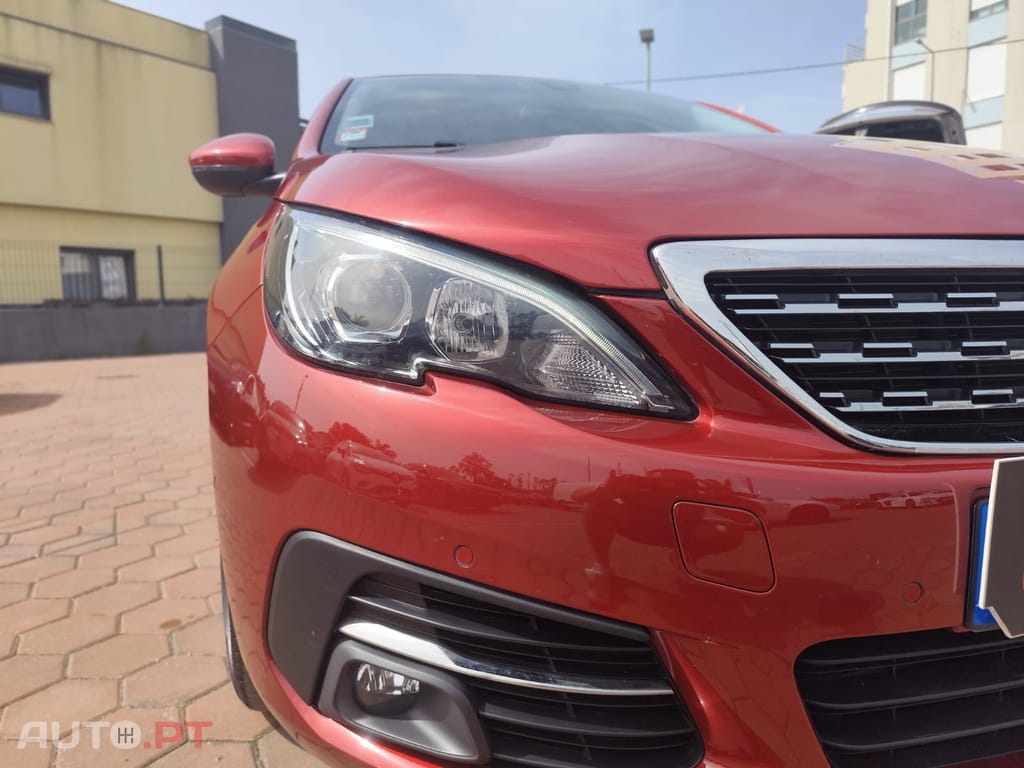 Peugeot 308 1.5 BlueHDi Allure EAT8