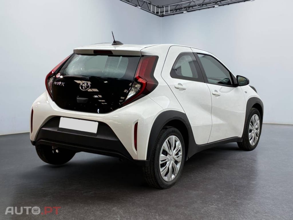 Toyota Aygo X 1.0 VVT-i Active