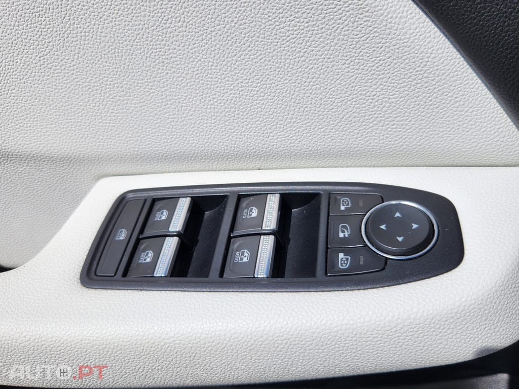 Renault Clio 1.6 E-Tech Intens