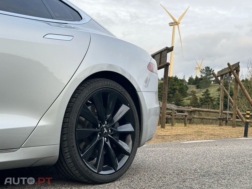 Tesla Model S 75D