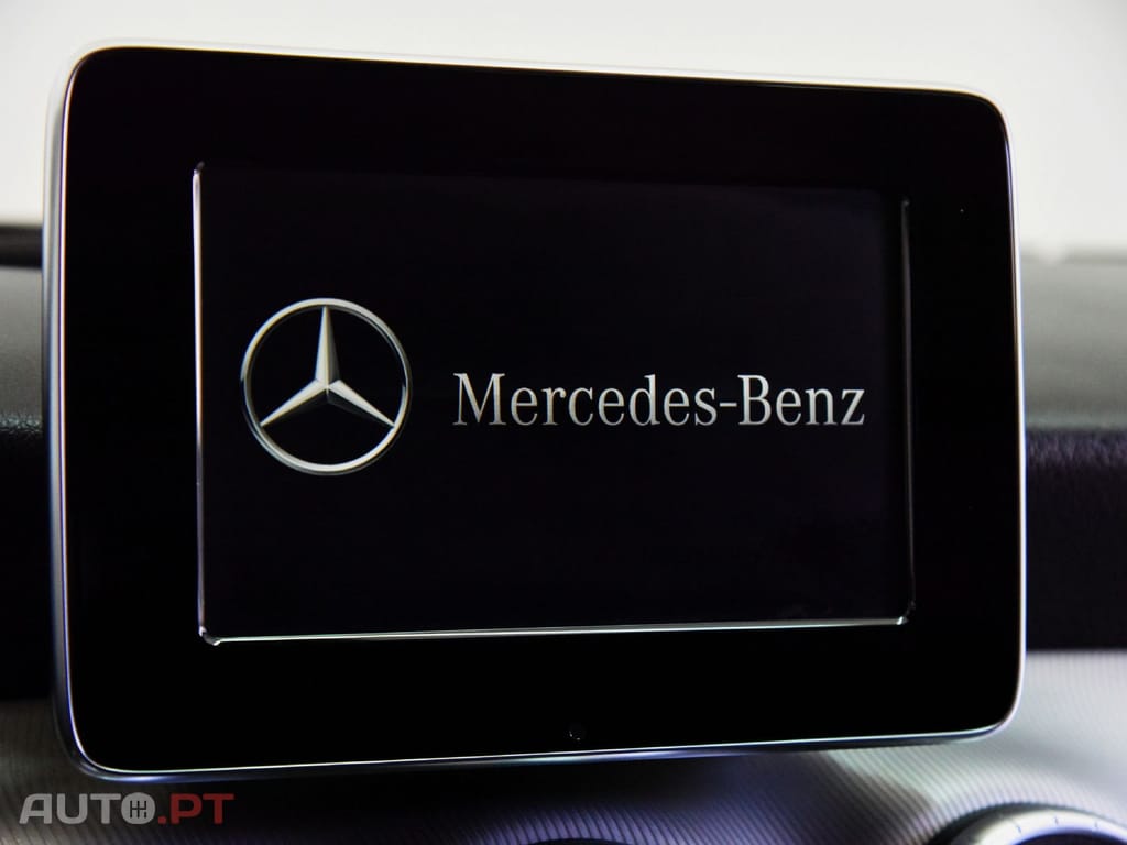 Mercedes-Benz CLA 180 D SHOOTING BRAKE URBAN