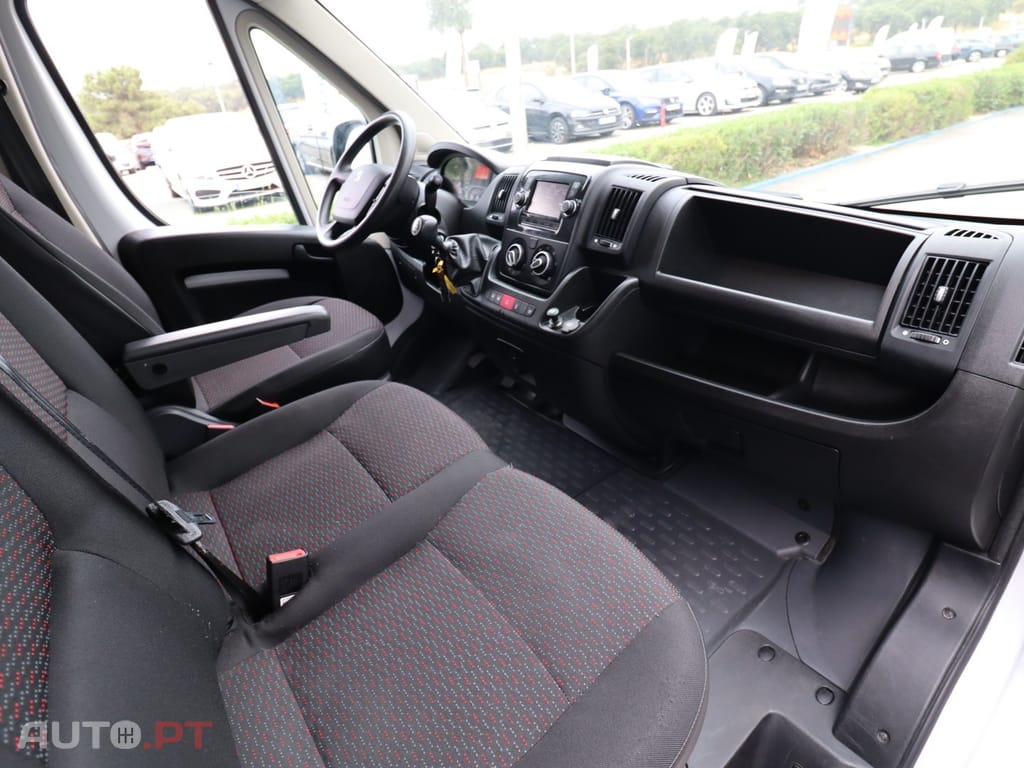 Peugeot Boxer 2.0 BlueHDi 330 L2H2 Premium