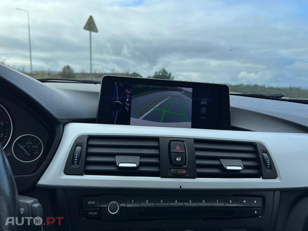 BMW 328 i Auto