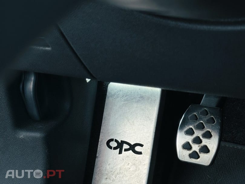 Opel Corsa 1.6 Turbo OPC