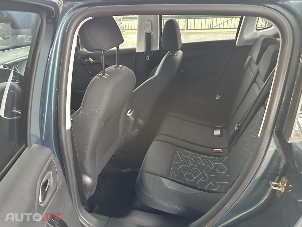 Peugeot 2008 1.2 PureTech Signature EAT6