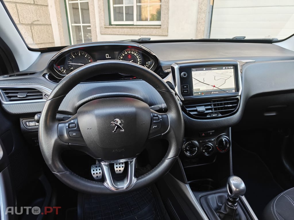 Peugeot 2008 1.5 BlueHDi Style