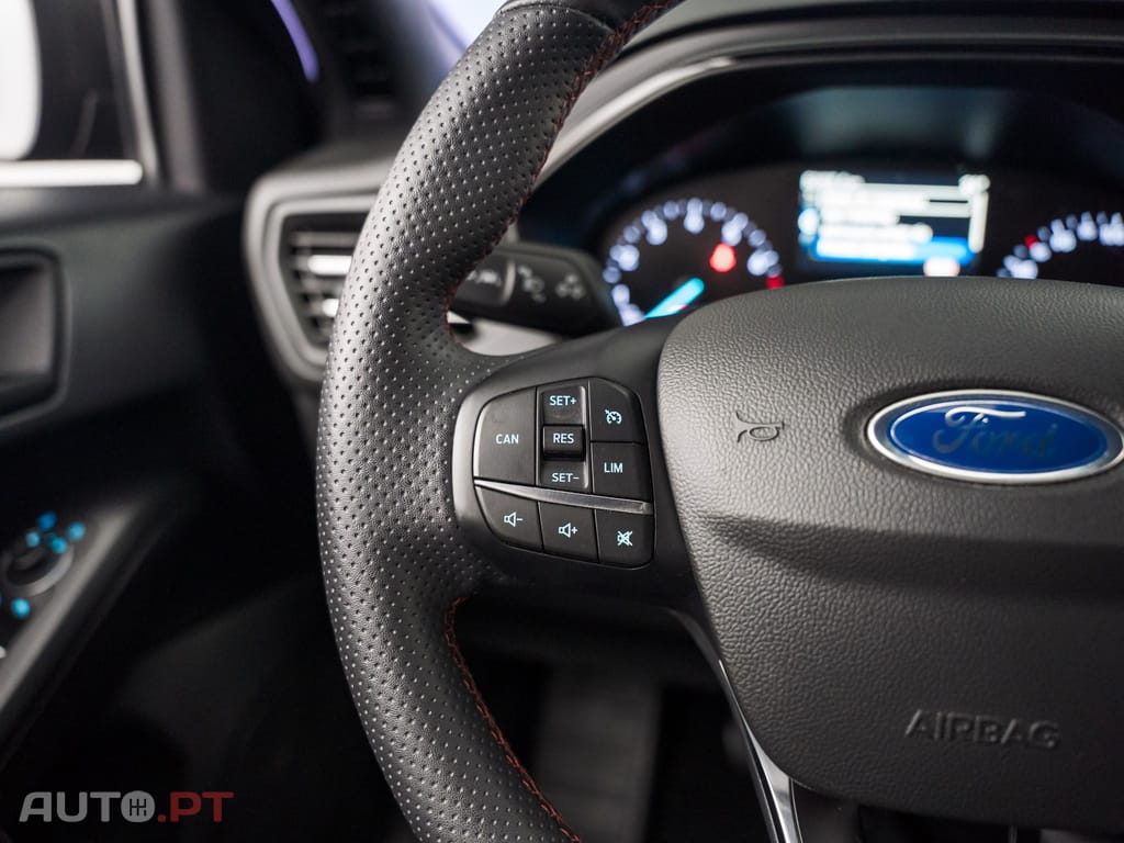 Ford Focus SW 1.0 EcoBoost MHEV ST-Line