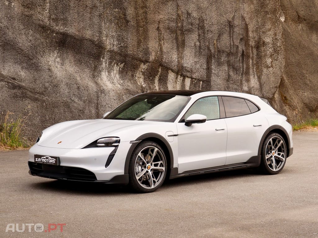 Porsche Taycan 4