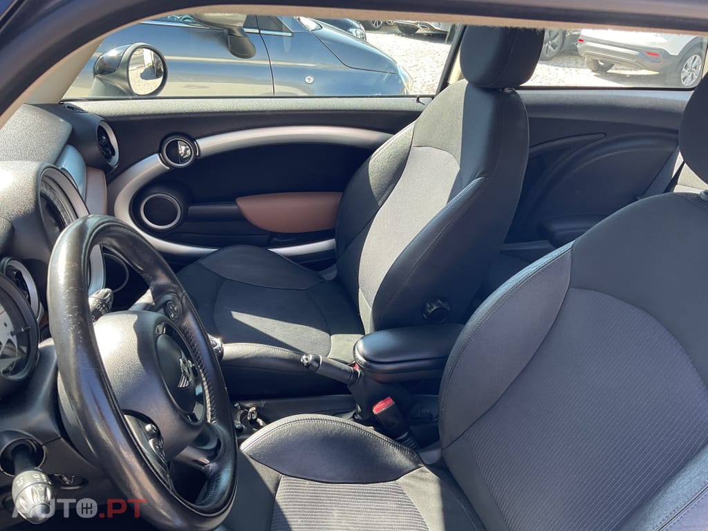 MINI Cooper Cooper D