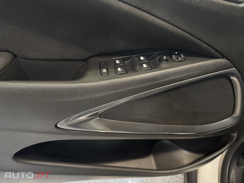 Opel Crossland X T Innovation — fotografia 17