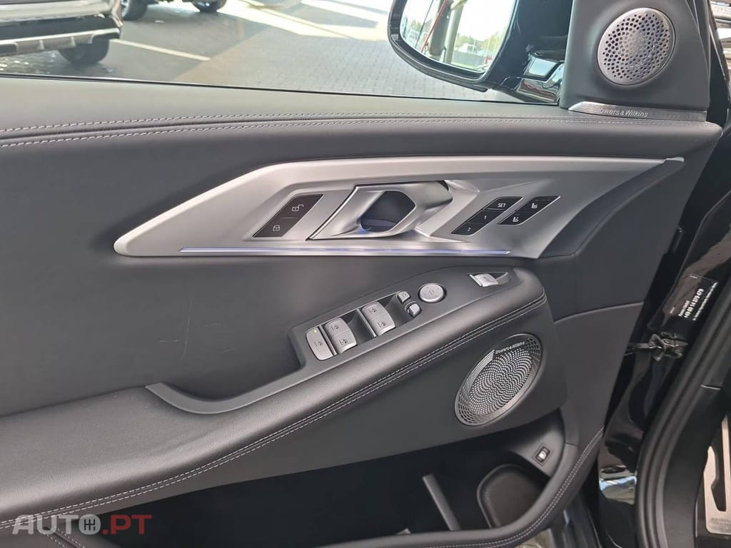 BMW XM M Drivers
